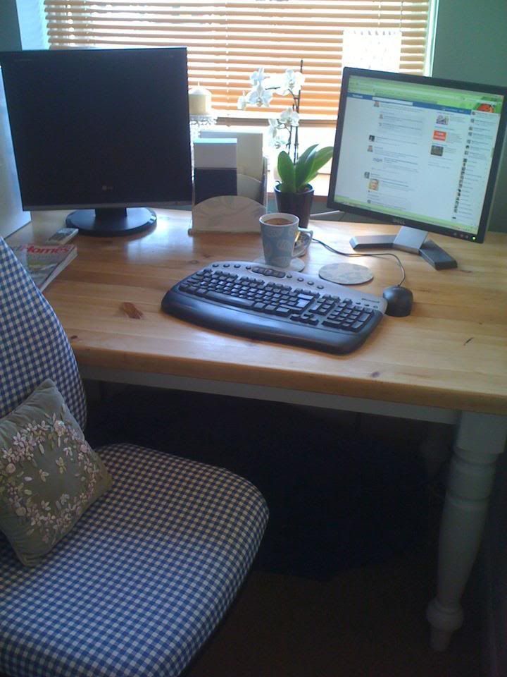 desk.jpg