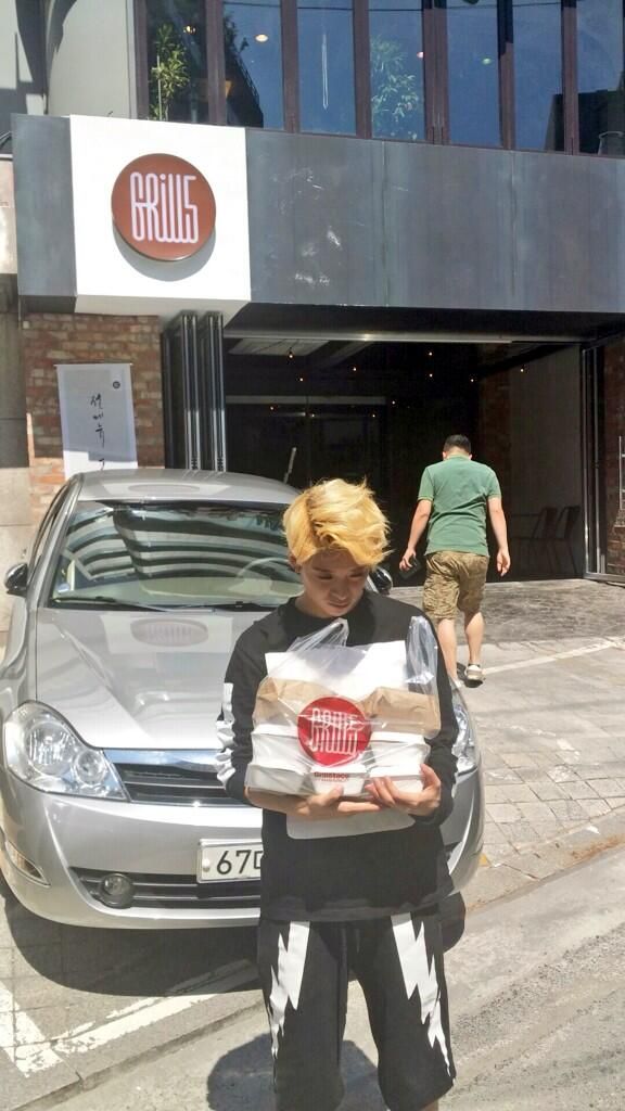  photo BTS63QzCUAAwqay_zpsd2c815ce.jpg