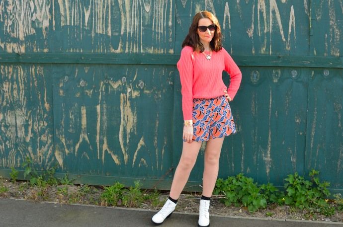 photo PEACOCKS-CORAL-JUMPER-TOPSHOP-SHORTS6.jpg