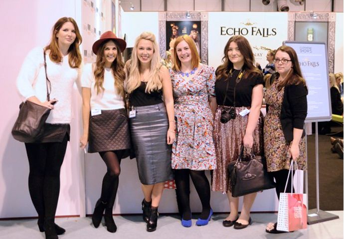  photo CLOTHESSHOWLIVEWITHECHOFALLS2.jpg