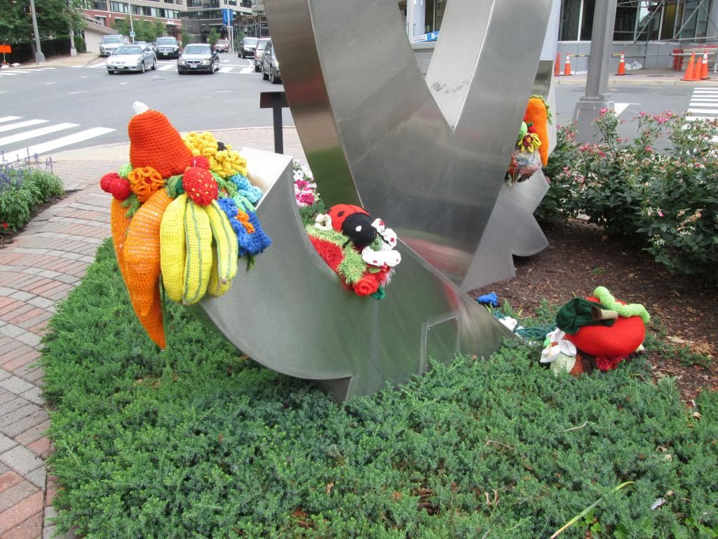 YarnBombArlington6_zpsfa83d4e6.jpg