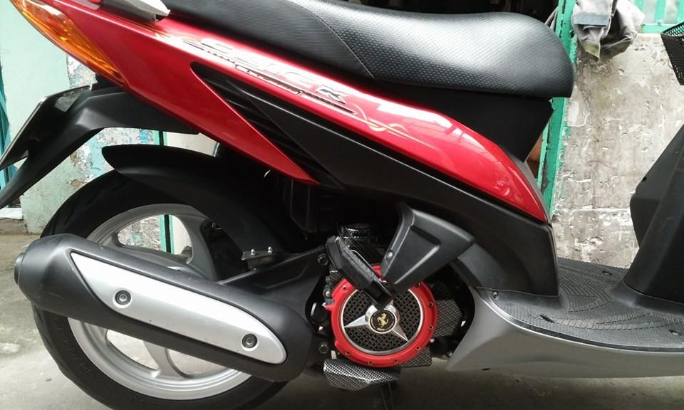 Click 110cc màu Đỏ , xe đăng ký 2011 , mới ODO được 8.000km , mới 99,99% - 8