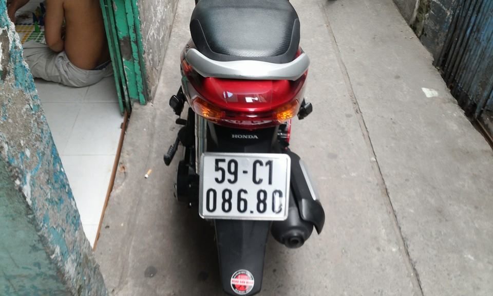 Click 110cc màu Đỏ , xe đăng ký 2011 , mới ODO được 8.000km , mới 99,99% - 6