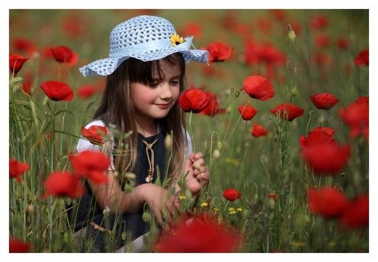 children and flowers photo: children and flowers Childrens-childrens-bambini-babies_large-1.jpg
