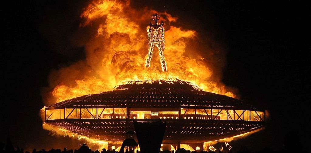  photo Burning_Man_Swar_33x16_1600_zpshjiw8aby.jpg